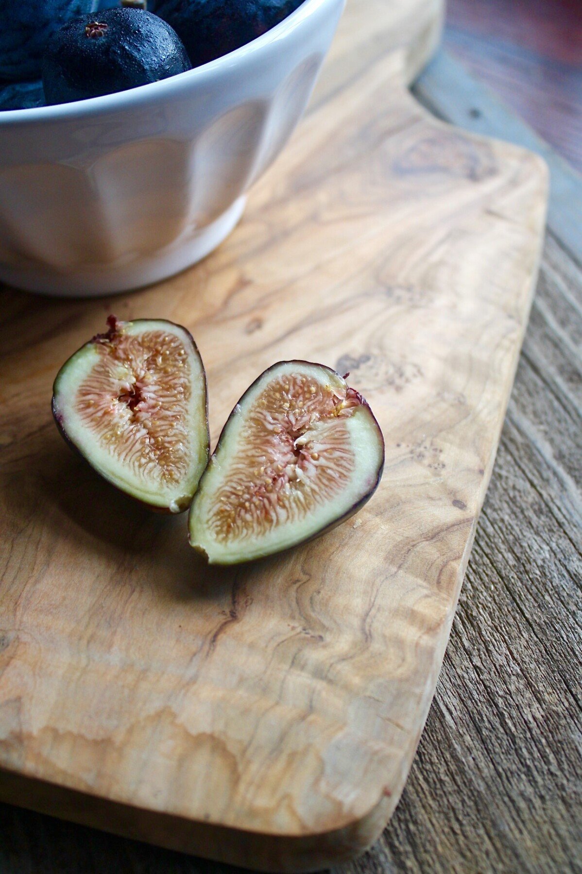 Sliced fresh fig, Honey Roasted Figs recipe | Zestful Kitchen
