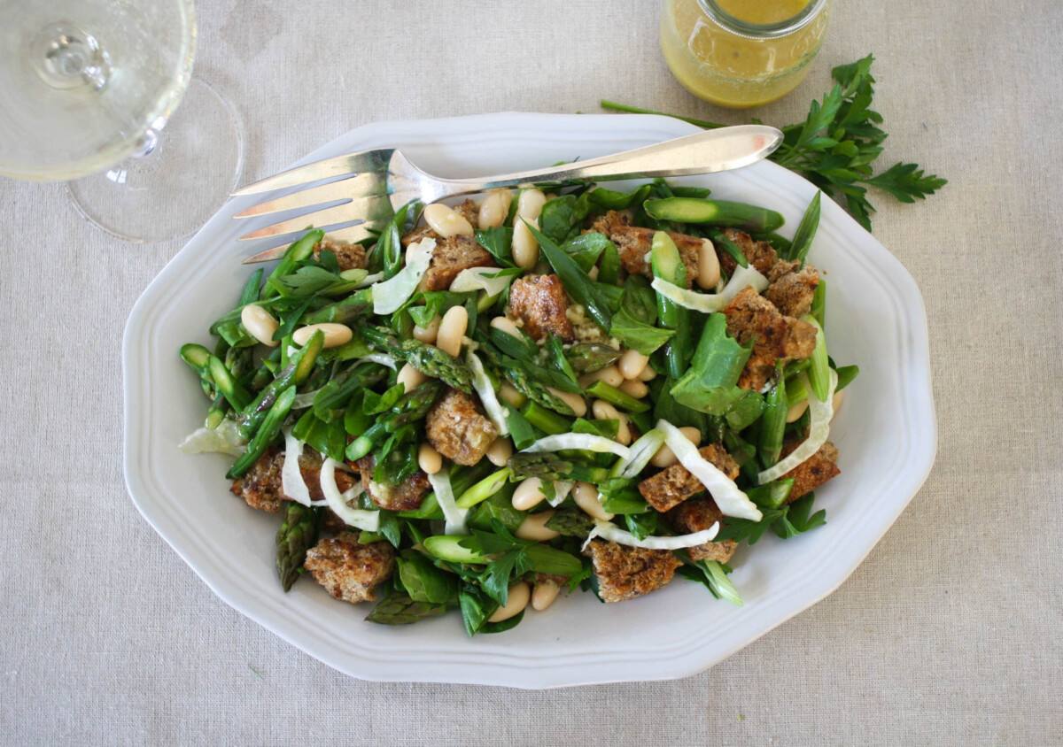 Spring Asparagus Panzanella Salad | Zestful Kitchen
