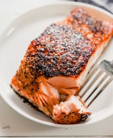 cropped-How-to-sear-salmon_hero_for-web-3-1.jpg