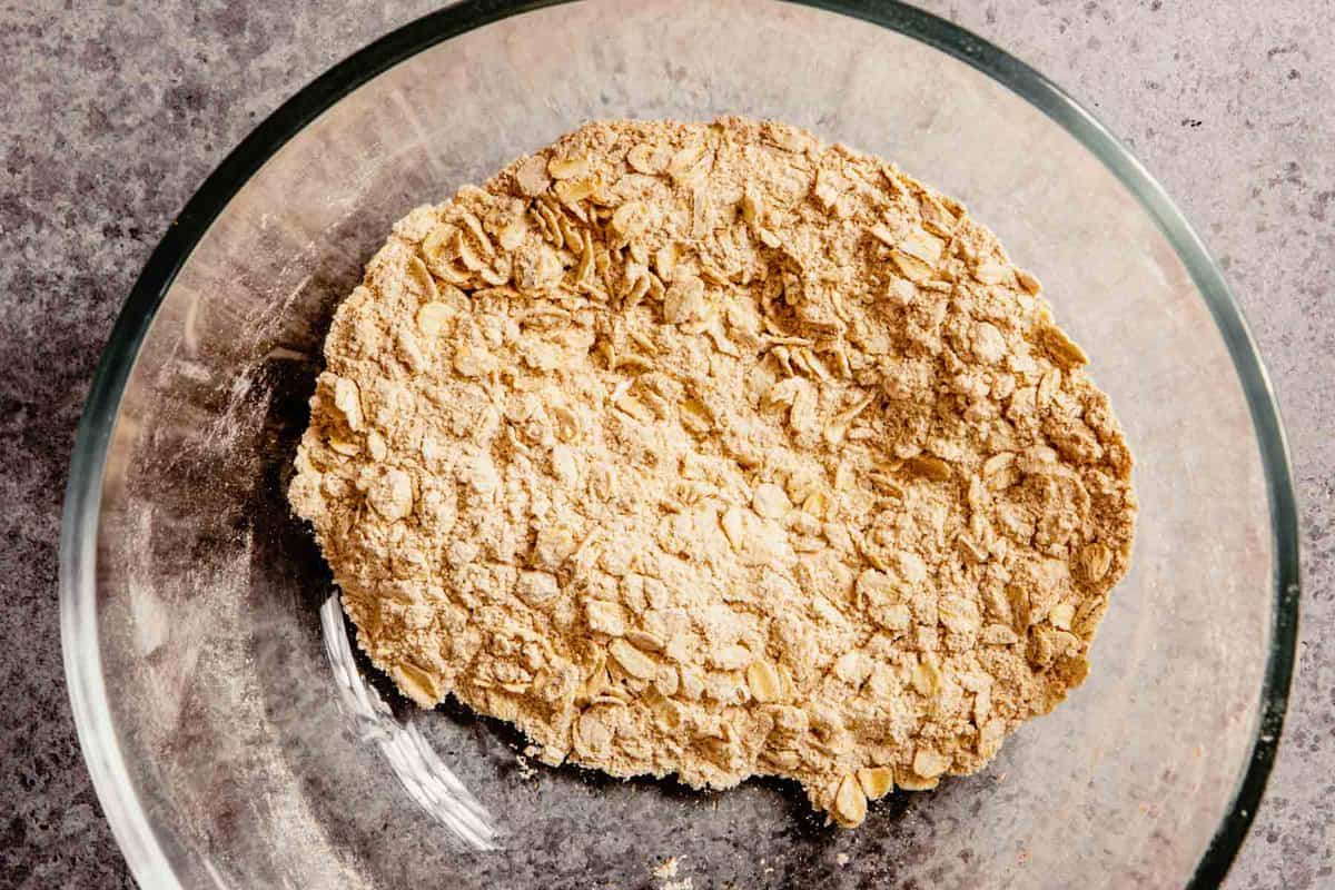oats and flour in a glass bowl